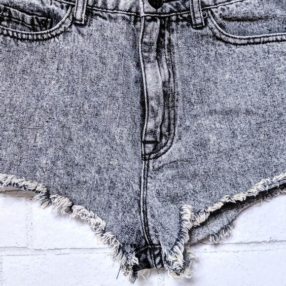 BDG High Rise Dree Cheeky Denim Jean Shorts 27 - Picture 3 of 10